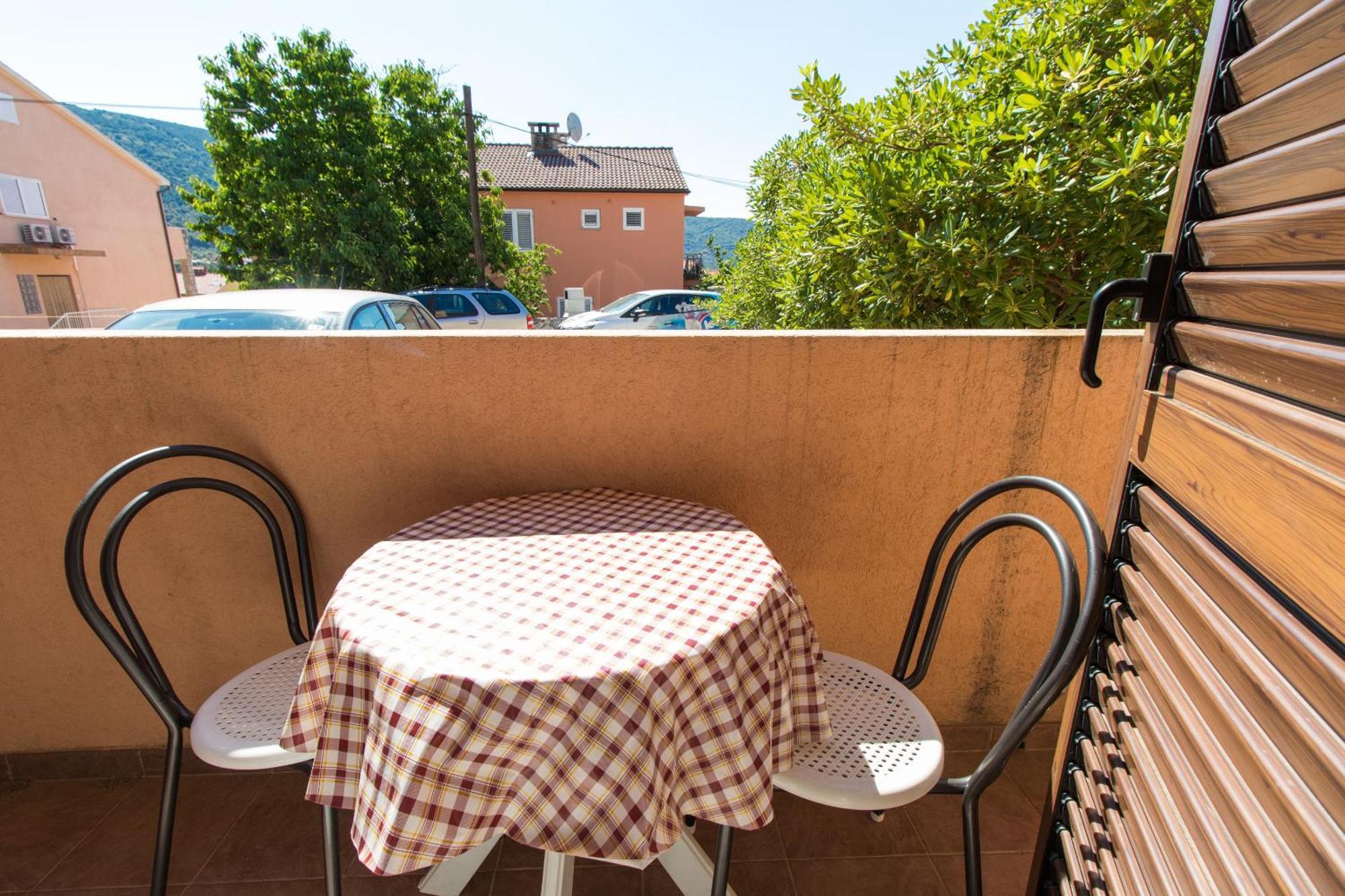 Apartments Marija Црес Экстерьер фото